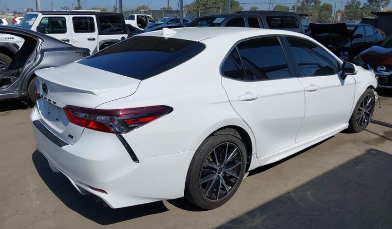 
								2023 Toyota Camry full									