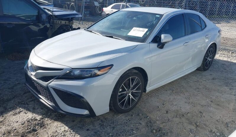 
								2023 Toyota Camry full									
