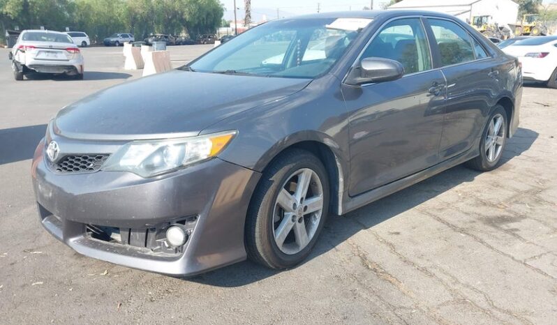 
								2013 Toyota Camry full									