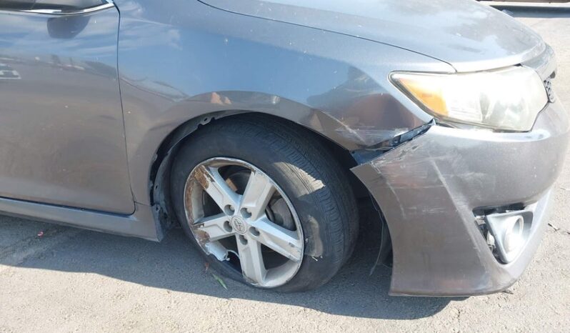 
								2013 Toyota Camry full									