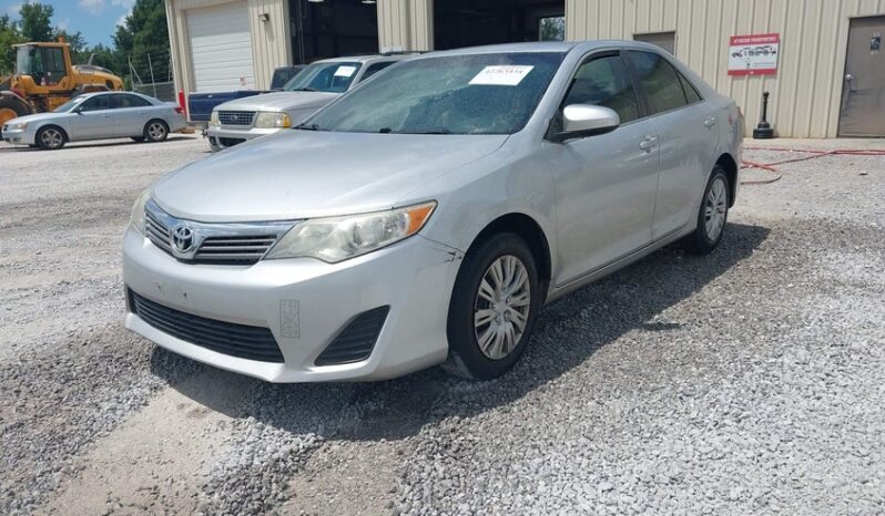 
								2012 Toyota Camry full									