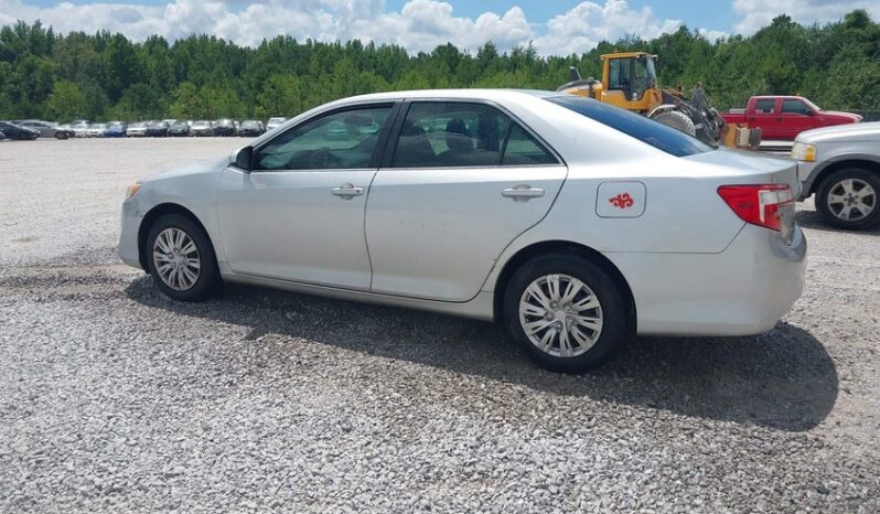 
								2012 Toyota Camry full									