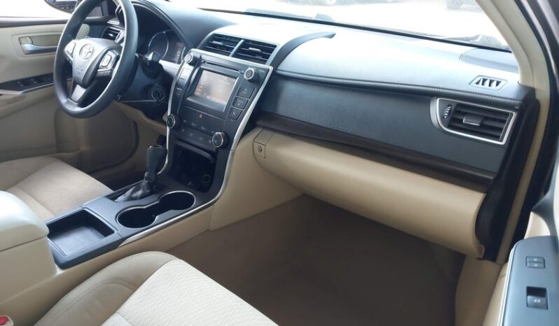 
								2016 Toyota Camry full									