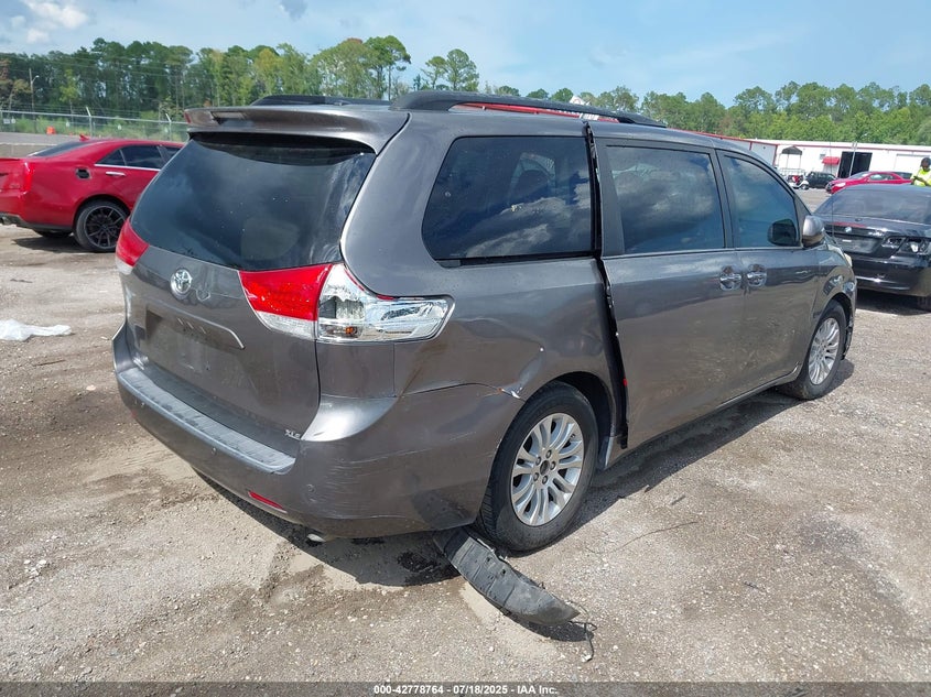 2013 Toyota Sienna