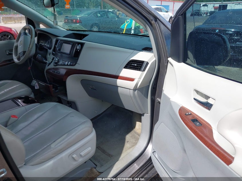 2013 Toyota Sienna