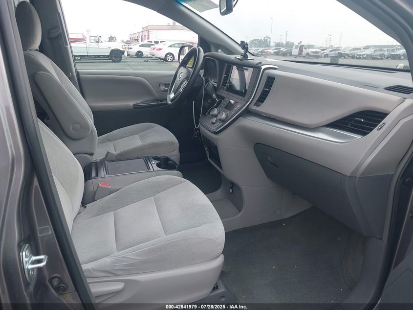 2015 Toyota Sienna