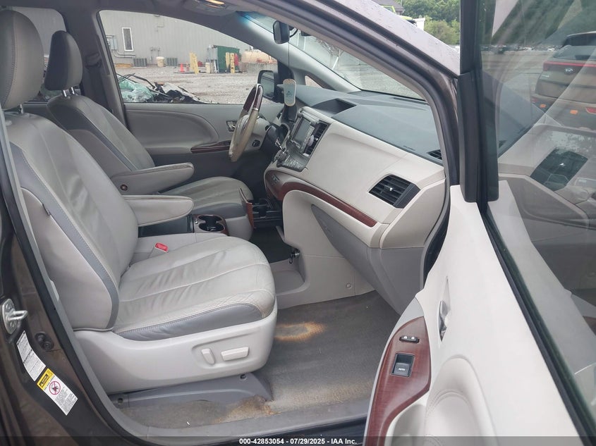 2012 Toyota Sienna