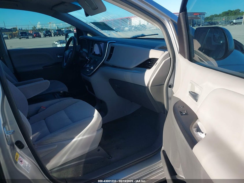 2017 Toyota Sienna