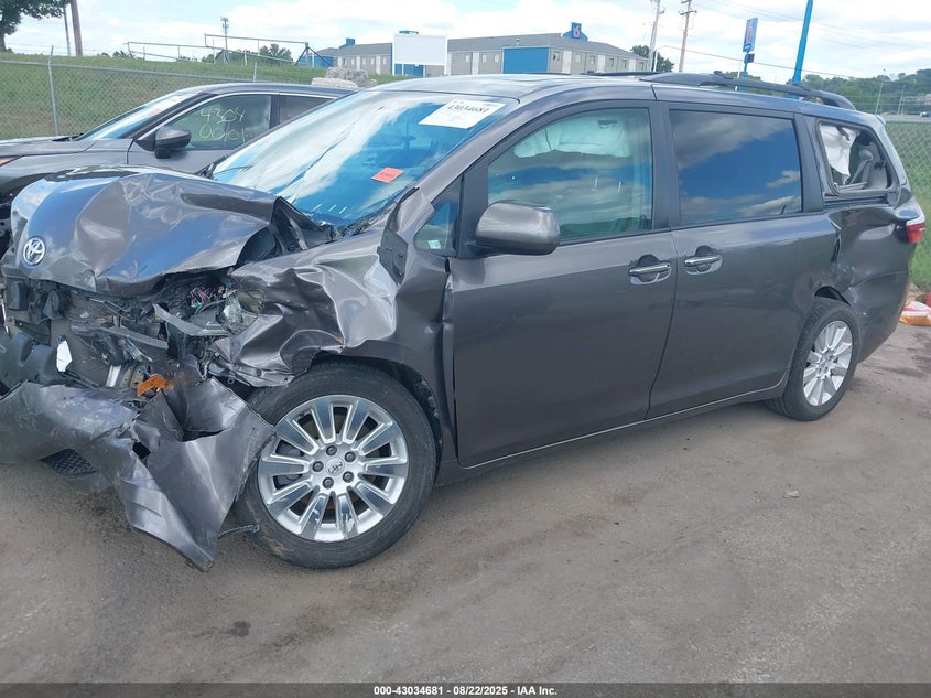 2015 Toyota Sienna