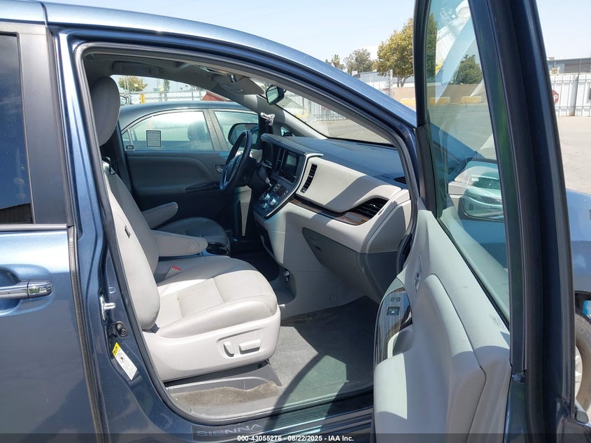 2016 Toyota Sienna