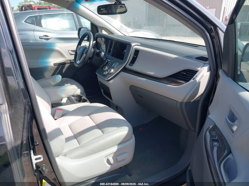 2016 Toyota Sienna
