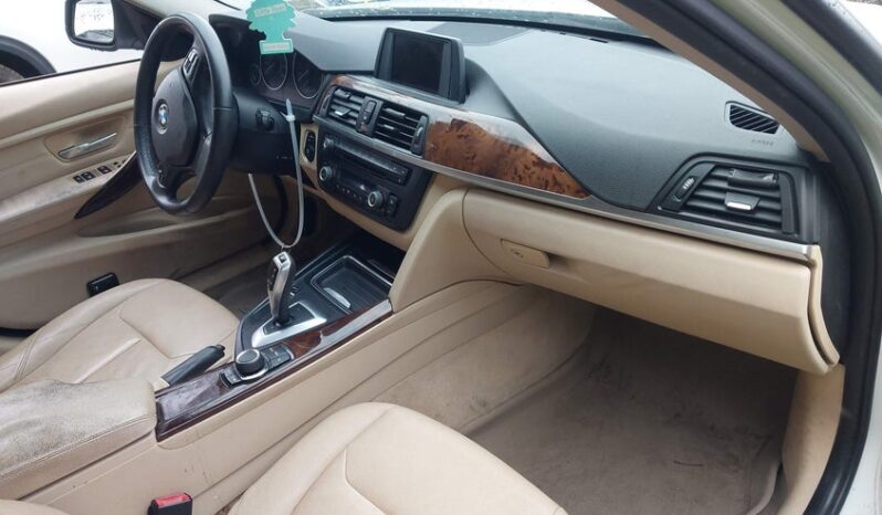 
								2013 BMW 3 series full									