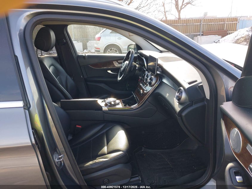 2016 Mercedes-benz Glc