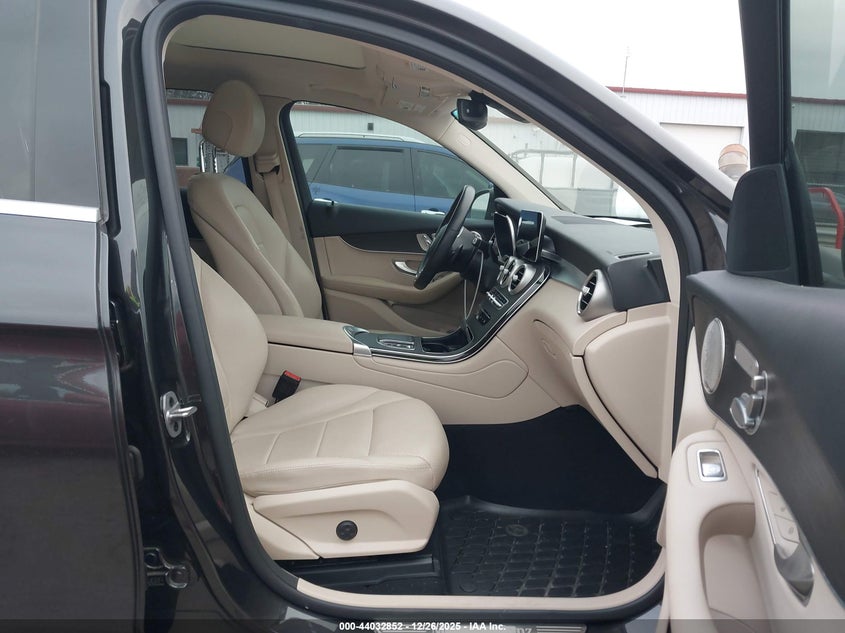 2021 Mercedes-benz Glc