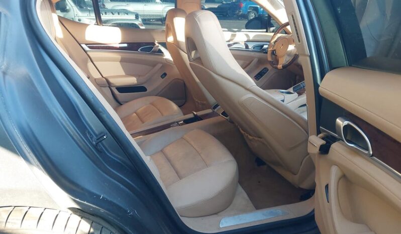 
								2011 Porsche Panamera full									