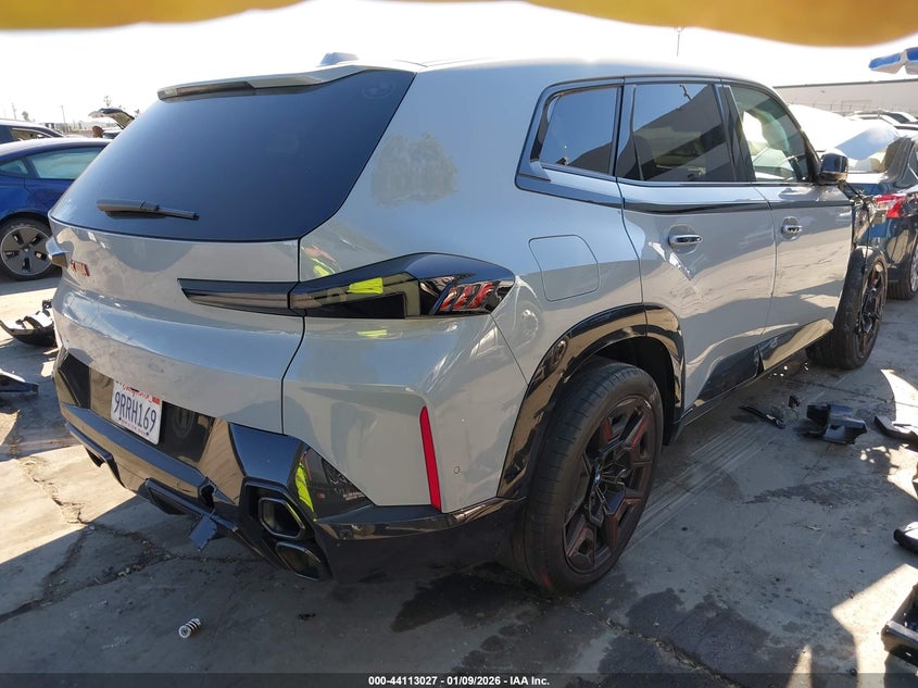 2025 BMW Xm