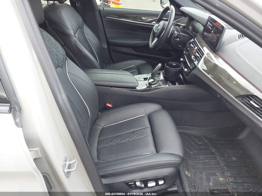 2023 BMW M550i xdrive