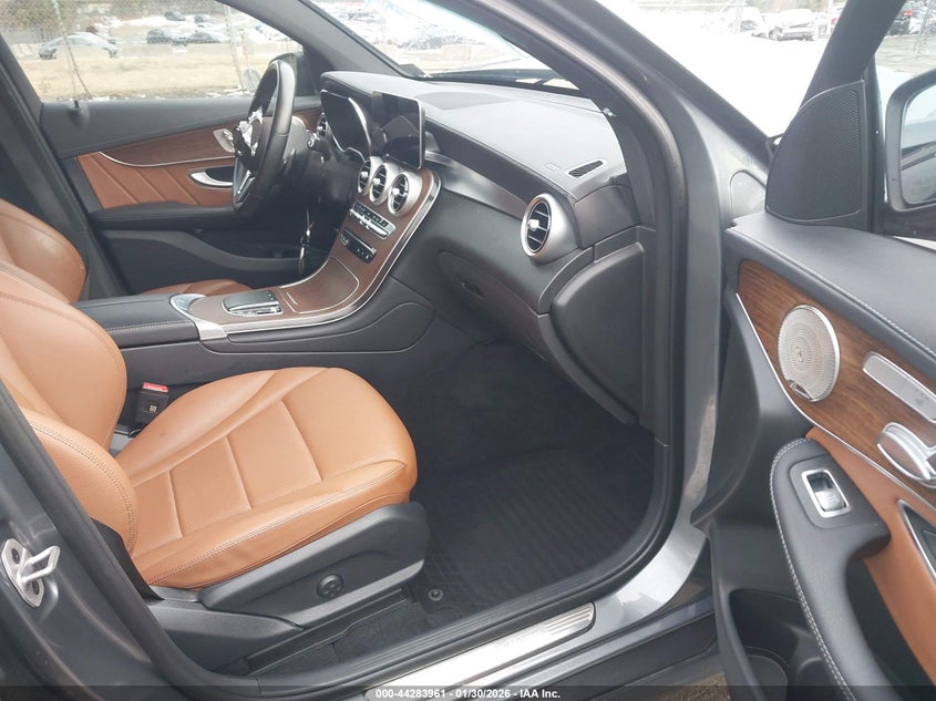 2023 Mercedes-benz Glc