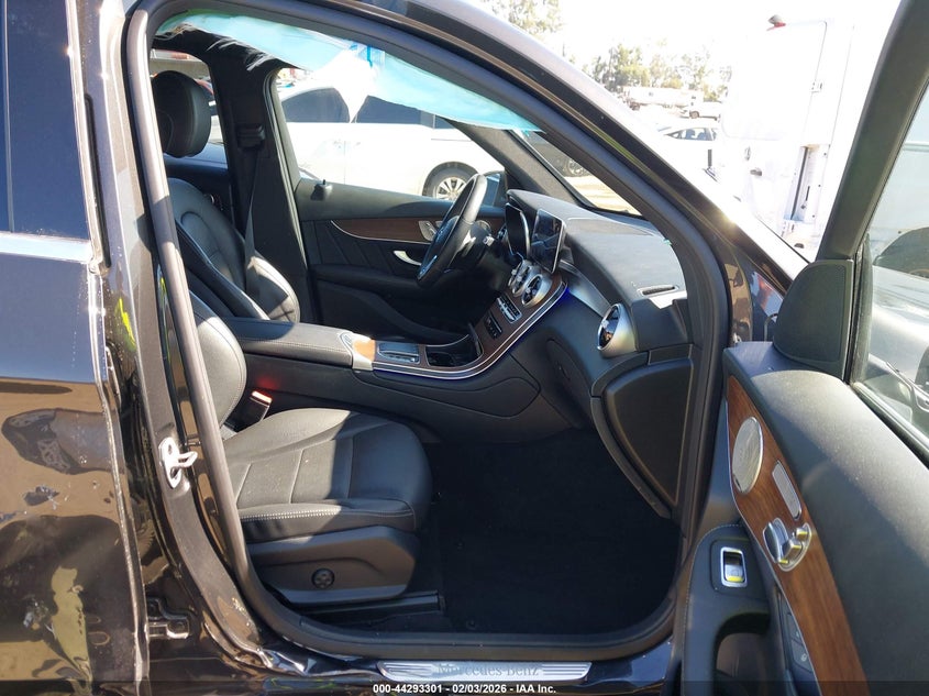 2021 Mercedes-benz Glc