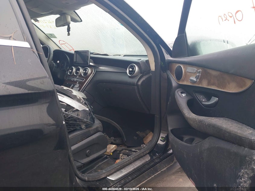 2016 Mercedes-benz Glc