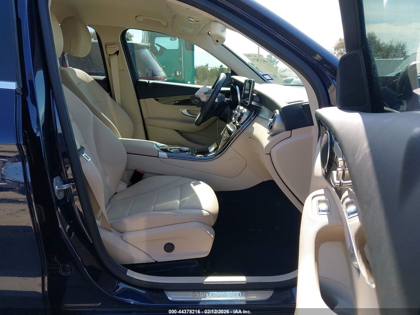 2017 Mercedes-benz Glc