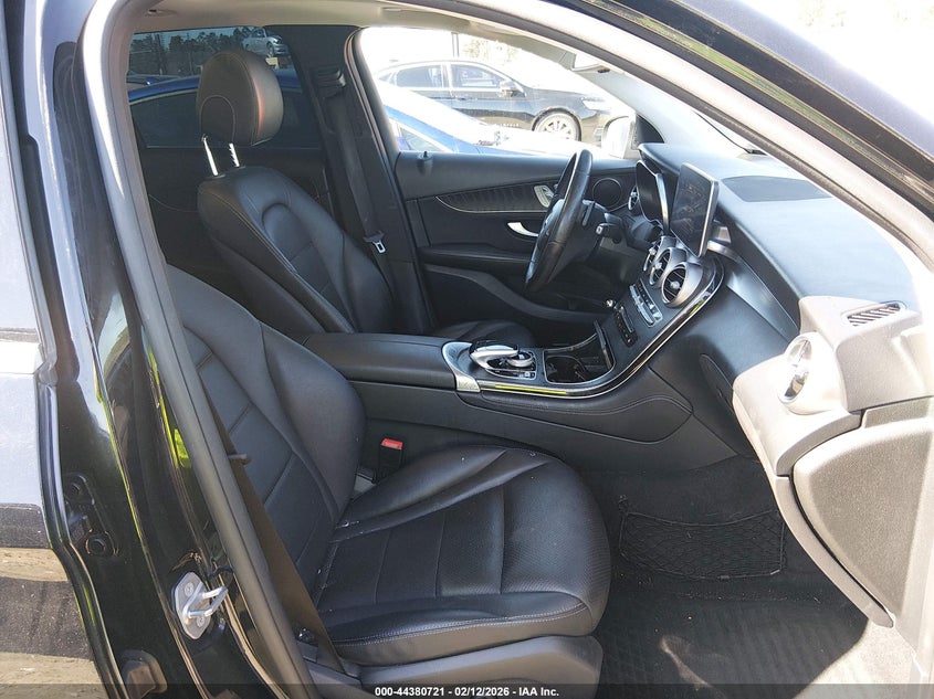 2016 Mercedes-benz Glc