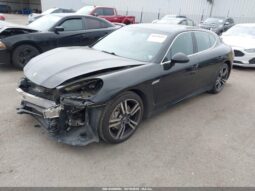 
										2010 Porsche Panamera full									