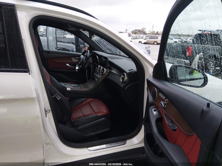 2021 Mercedes-benz Glc