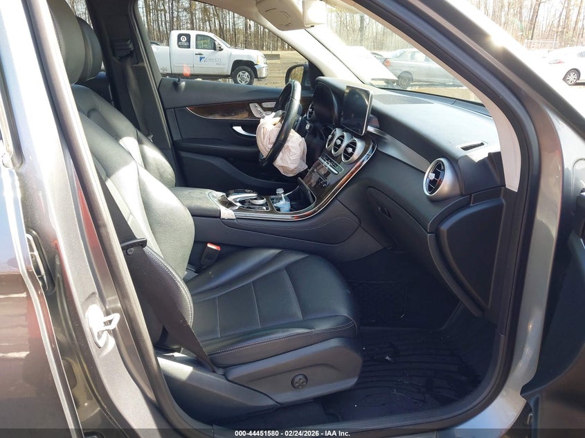 2016 Mercedes-benz Glc