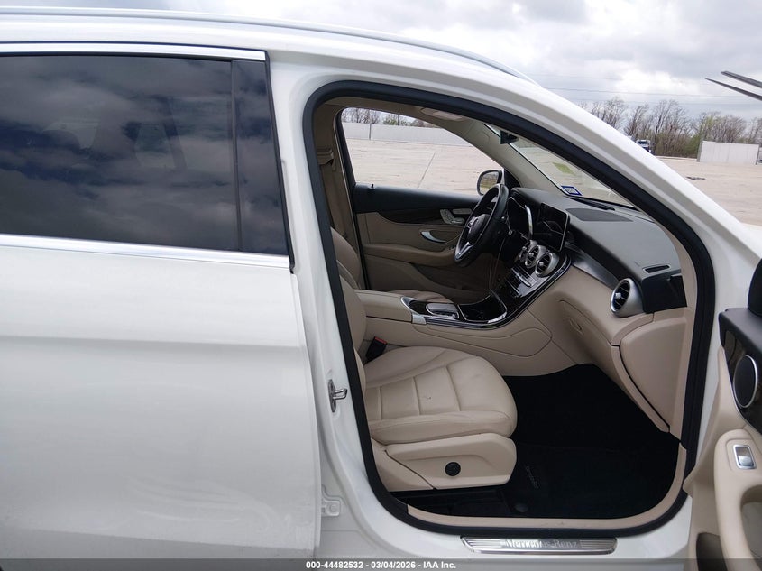 2022 Mercedes-benz Glc