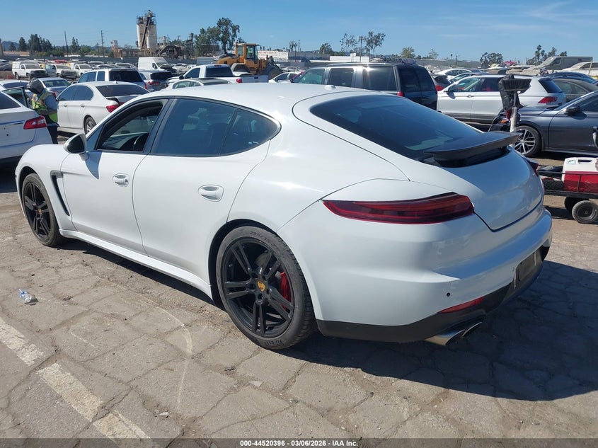 2016 Porsche Panamera