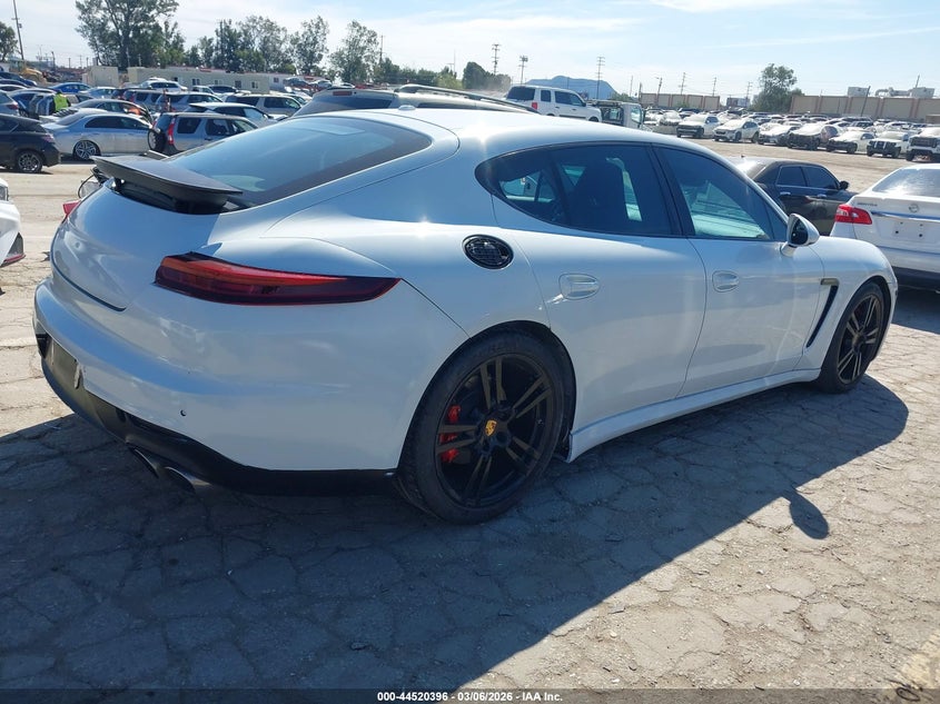 2016 Porsche Panamera