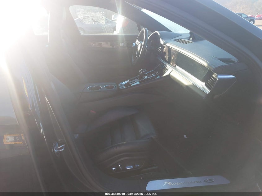 2017 Porsche Panamera
