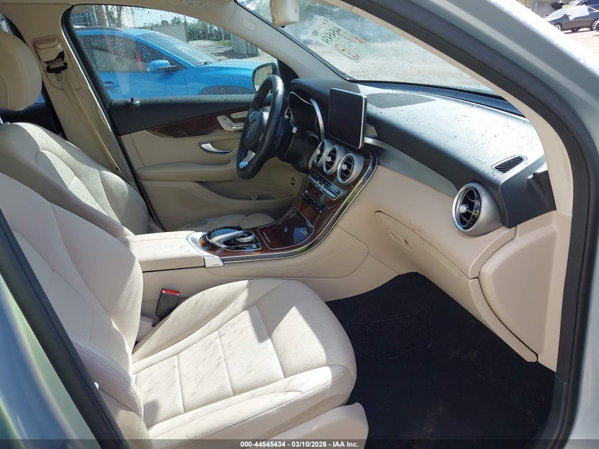 2017 Mercedes-benz Glc