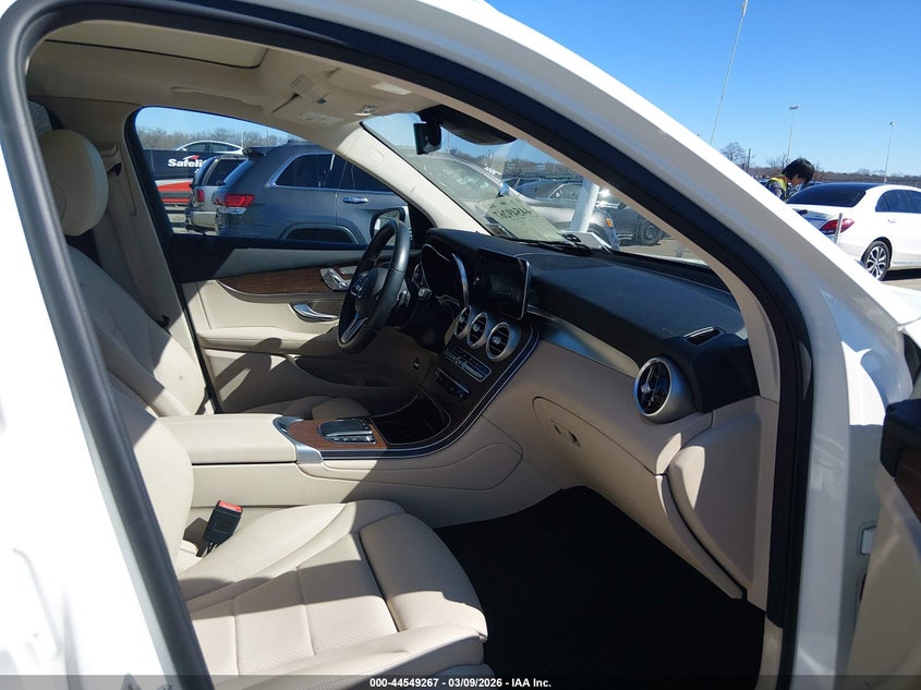 2022 Mercedes-benz Glc