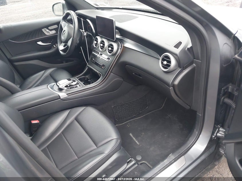 2017 Mercedes-benz Glc