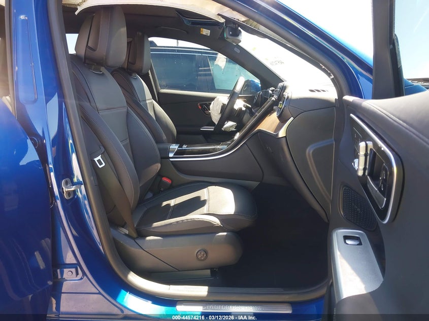 2025 Mercedes-benz Glc