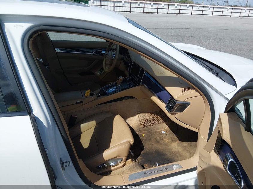 2015 Porsche Panamera
