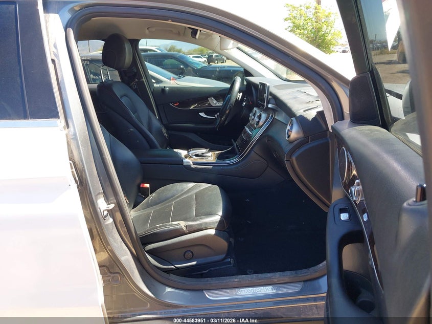 2016 Mercedes-benz Glc