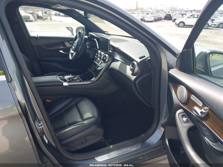 2017 Mercedes-benz Glc