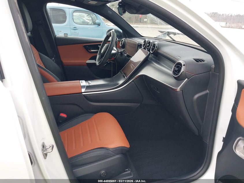 2024 Mercedes-benz Glc