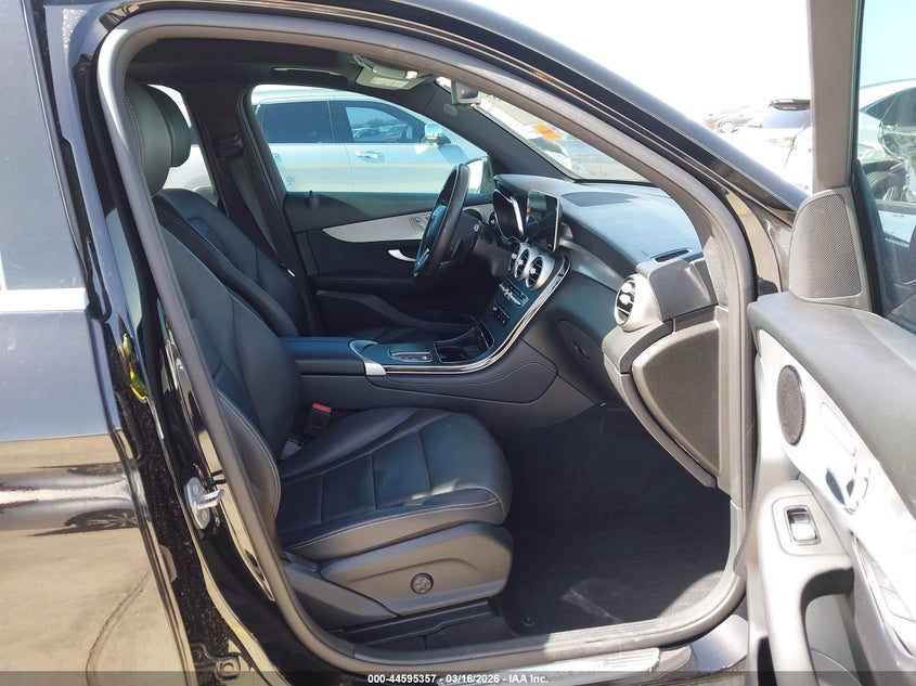 2021 Mercedes-benz Glc