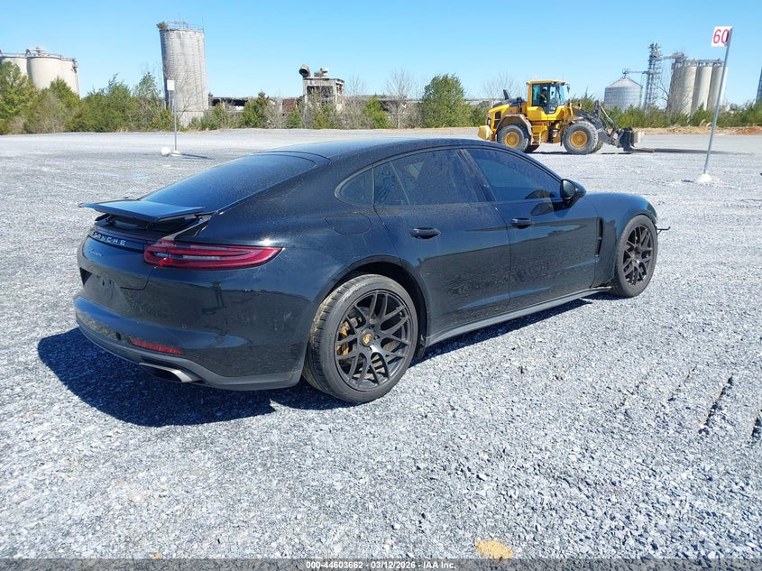 2018 Porsche Panamera