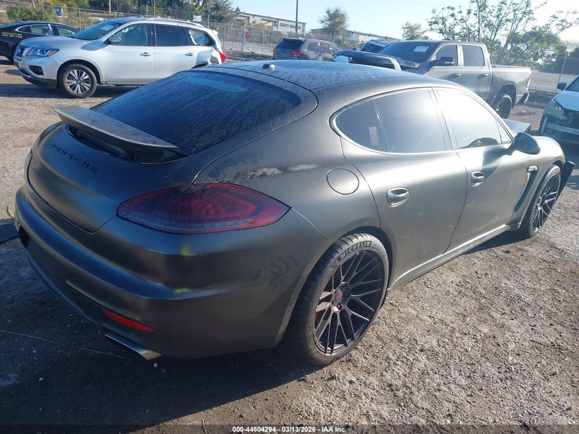 2016 Porsche Panamera