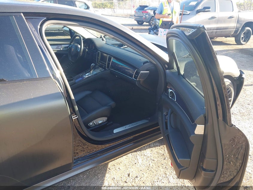 2016 Porsche Panamera