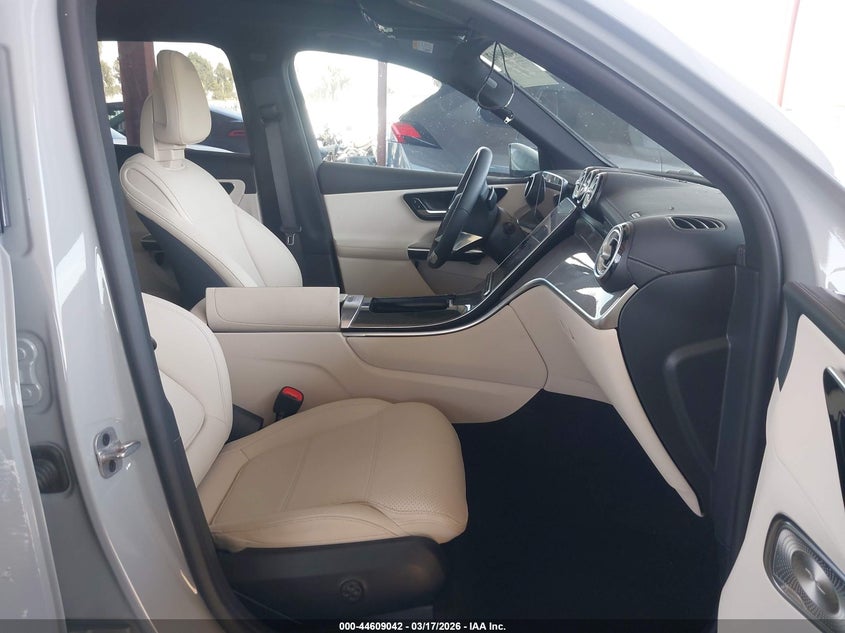 2025 Mercedes-benz Glc