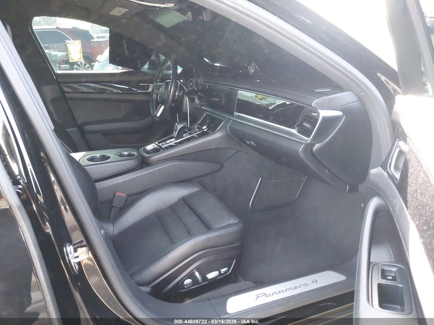 2018 Porsche Panamera