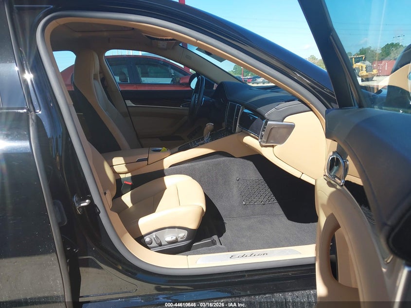 2016 Porsche Panamera