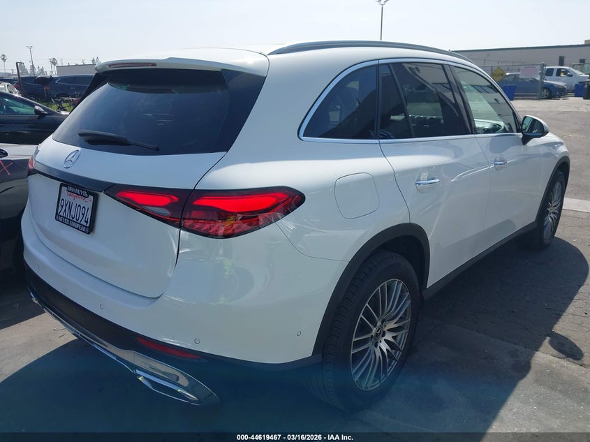 2025 Mercedes-benz Glc