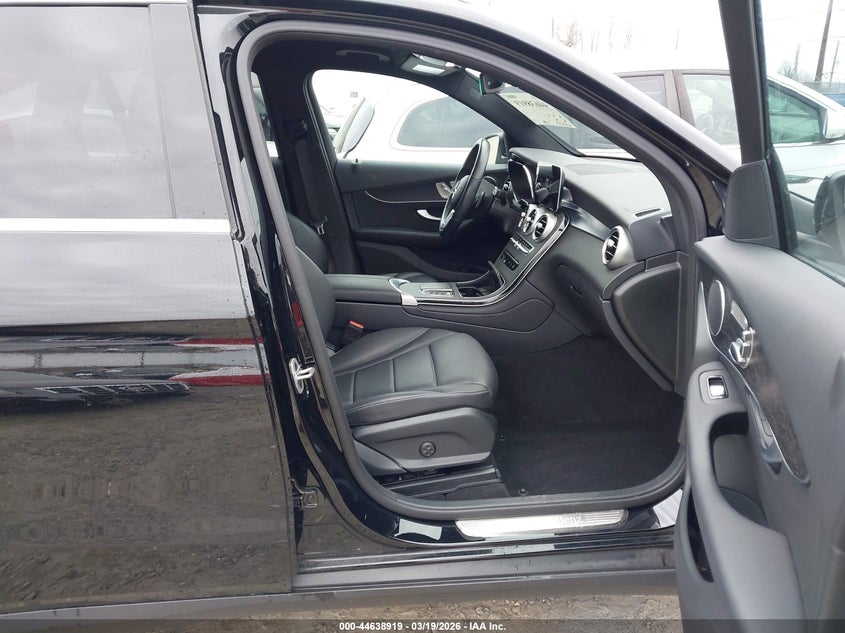 2022 Mercedes-benz Glc